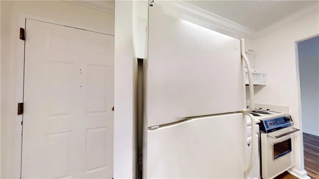 300 Johnson Ferry Road Ne Unit A512, Sandy Springs, Georgia 30328, 1 Bedroom Bedrooms, ,1 BathroomBathrooms,Residential,Sold,300 Johnson Ferry Road Ne Unit A512,7108852