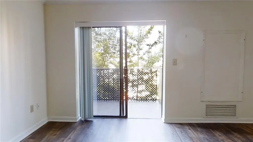 300 Johnson Ferry Road Ne Unit A512, Sandy Springs, Georgia 30328, 1 Bedroom Bedrooms, ,1 BathroomBathrooms,Residential,Sold,300 Johnson Ferry Road Ne Unit A512,7108852