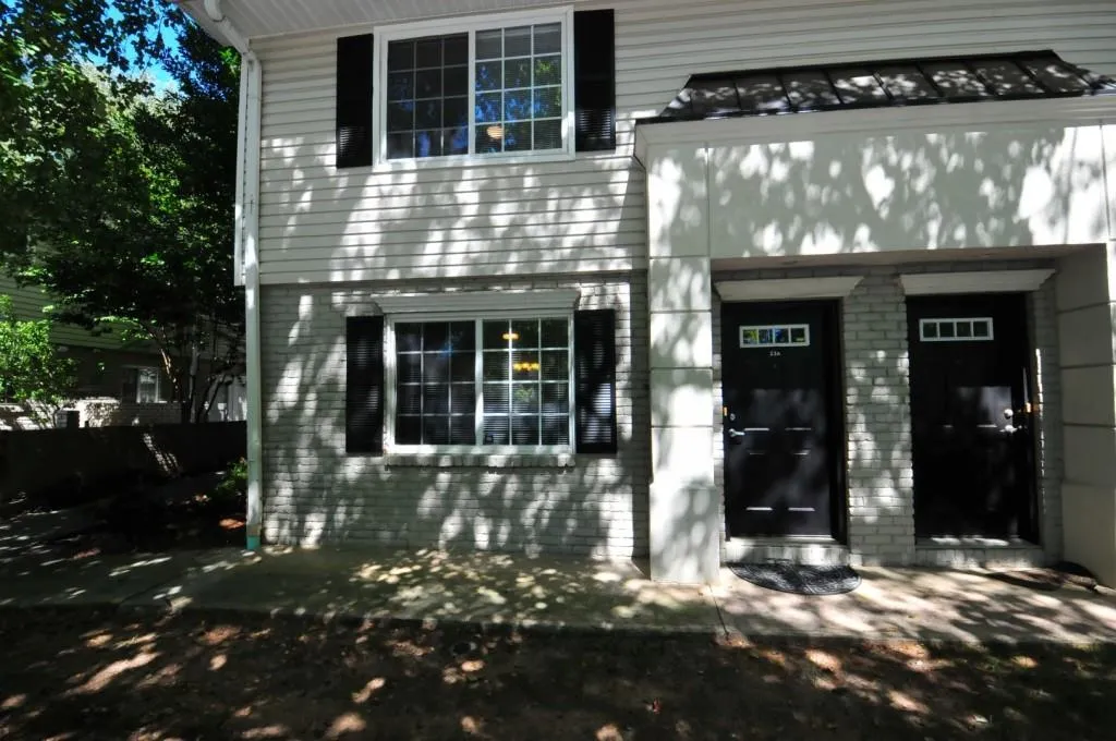 6940 Roswell Road Unit 23a, Sandy Springs, Georgia 30328, 2 Bedrooms Bedrooms, ,1 BathroomBathrooms,Residential,Sold,6940 Roswell Road Unit 23a,6074370