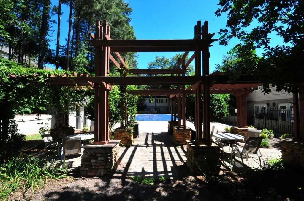 6940 Roswell Road Unit 23a, Sandy Springs, Georgia 30328, 2 Bedrooms Bedrooms, ,1 BathroomBathrooms,Residential,Sold,6940 Roswell Road Unit 23a,6074370