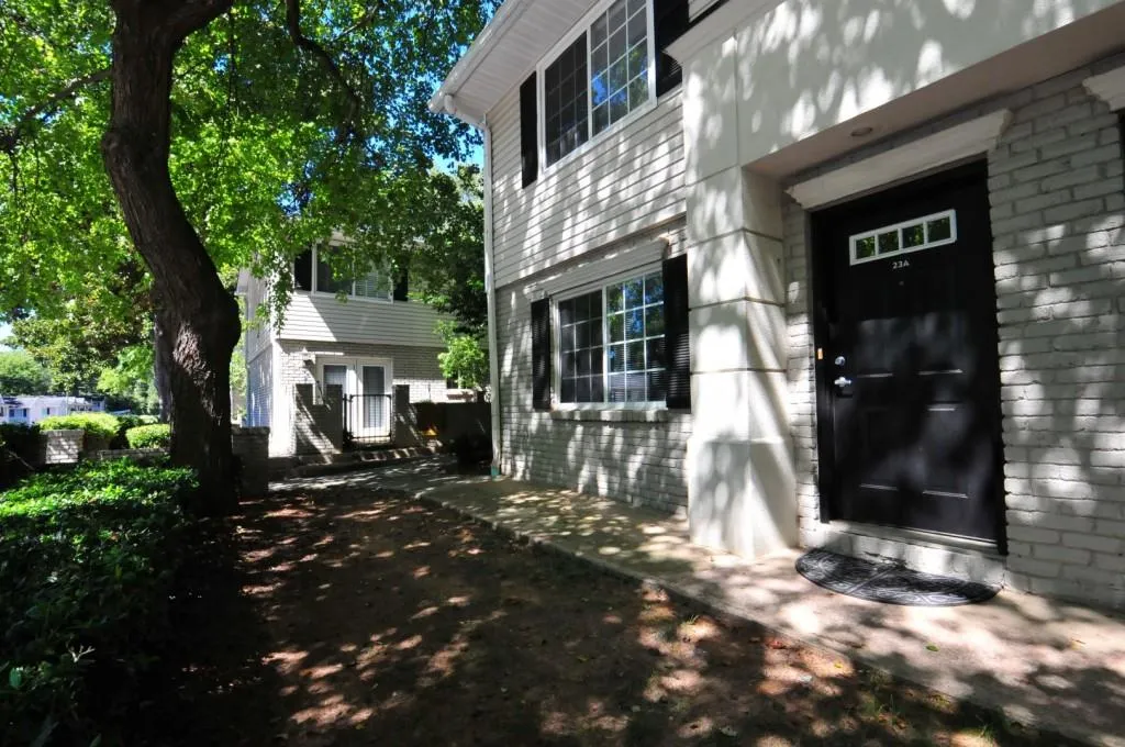 6940 Roswell Road Unit 23a, Sandy Springs, Georgia 30328, 2 Bedrooms Bedrooms, ,1 BathroomBathrooms,Residential,Sold,6940 Roswell Road Unit 23a,6074370