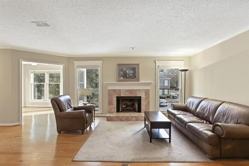 409 Abingdon Way, Sandy Springs, Georgia 30328, 2 Bedrooms Bedrooms, ,2 BathroomsBathrooms,Residential,Sold,409 Abingdon Way,6653846