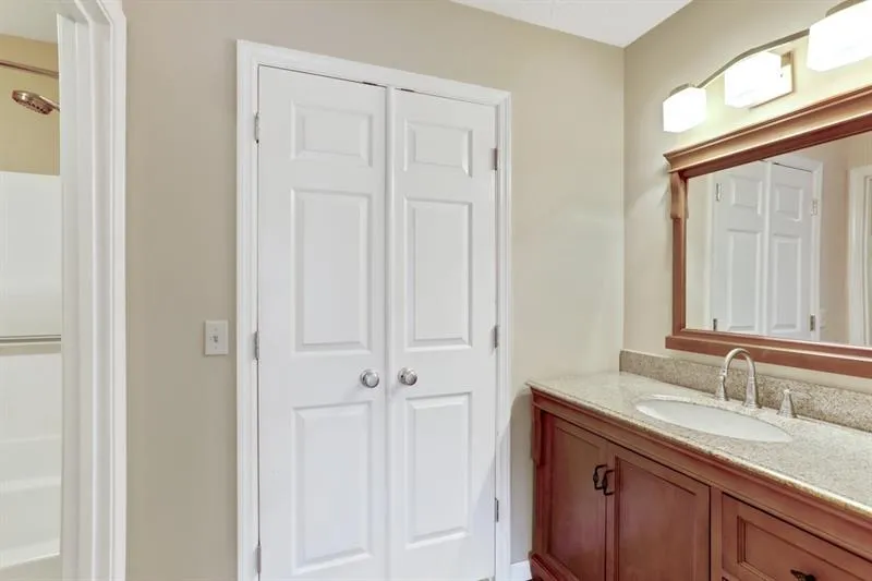 409 Abingdon Way, Sandy Springs, Georgia 30328, 2 Bedrooms Bedrooms, ,2 BathroomsBathrooms,Residential,Sold,409 Abingdon Way,6653846