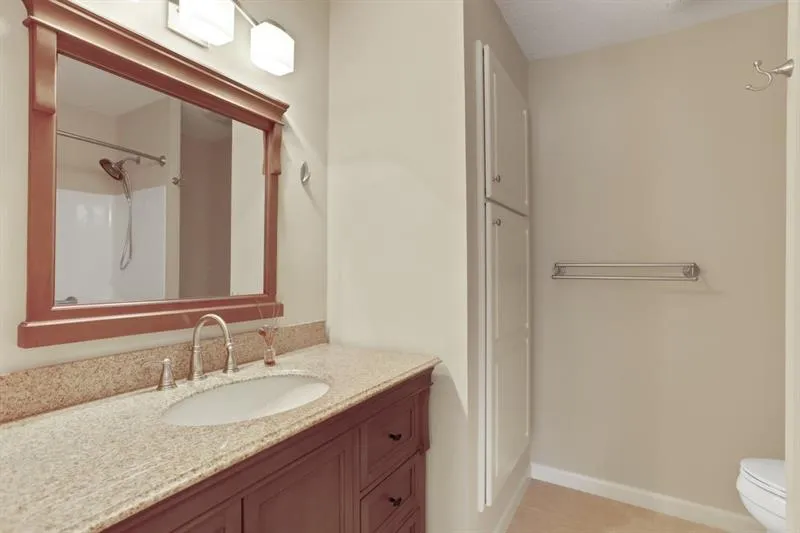 409 Abingdon Way, Sandy Springs, Georgia 30328, 2 Bedrooms Bedrooms, ,2 BathroomsBathrooms,Residential,Sold,409 Abingdon Way,6653846