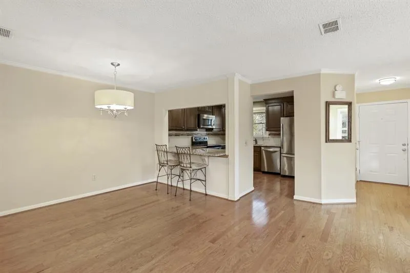 409 Abingdon Way, Sandy Springs, Georgia 30328, 2 Bedrooms Bedrooms, ,2 BathroomsBathrooms,Residential,Sold,409 Abingdon Way,6653846