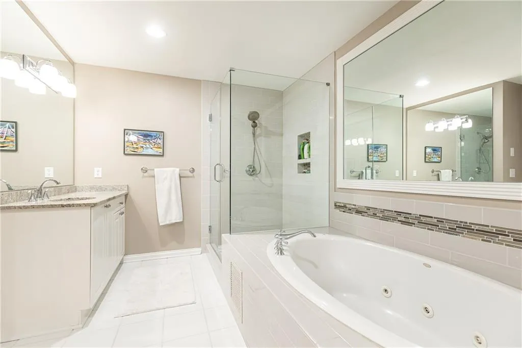 211 Colonial Homes Drive Nw Unit 2508, Atlanta, Georgia 30309, 2 Bedrooms Bedrooms, ,2 BathroomsBathrooms,Residential,For Sale,211 Colonial Homes Drive Nw Unit 2508,7566839