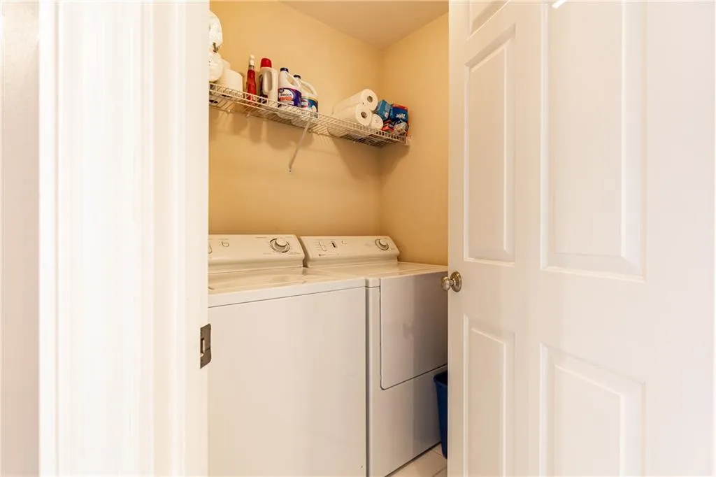 211 Colonial Homes Drive Nw Unit 2508, Atlanta, Georgia 30309, 2 Bedrooms Bedrooms, ,2 BathroomsBathrooms,Residential,For Sale,211 Colonial Homes Drive Nw Unit 2508,7566839