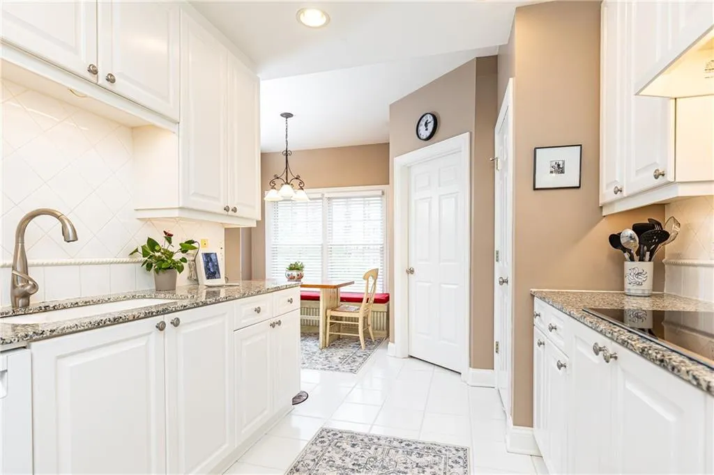 211 Colonial Homes Drive Nw Unit 2508, Atlanta, Georgia 30309, 2 Bedrooms Bedrooms, ,2 BathroomsBathrooms,Residential,For Sale,211 Colonial Homes Drive Nw Unit 2508,7566839