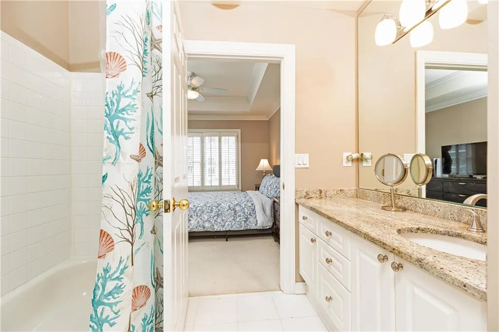211 Colonial Homes Drive Nw Unit 2508, Atlanta, Georgia 30309, 2 Bedrooms Bedrooms, ,2 BathroomsBathrooms,Residential,For Sale,211 Colonial Homes Drive Nw Unit 2508,7566839