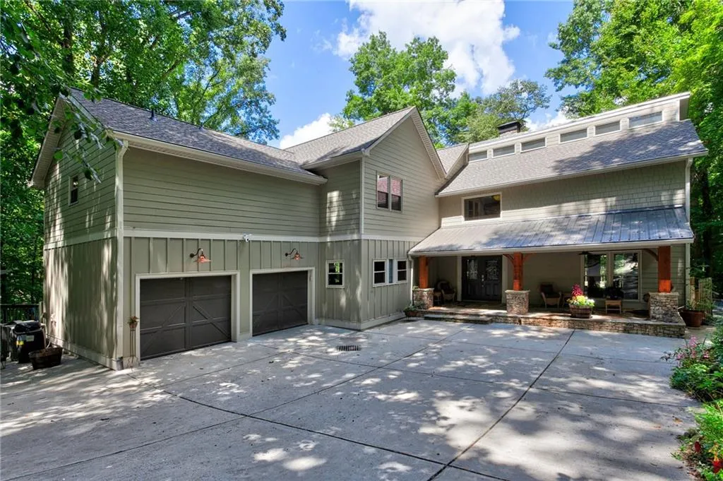 7750 Janann Way, Sandy Springs, Georgia 30350, 6 Bedrooms Bedrooms, ,4 BathroomsBathrooms,Residential,Sold,7750 Janann Way,6673279