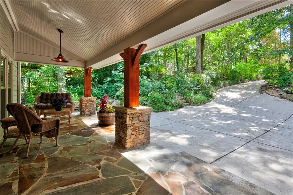 7750 Janann Way, Sandy Springs, Georgia 30350, 6 Bedrooms Bedrooms, ,4 BathroomsBathrooms,Residential,Sold,7750 Janann Way,6673279