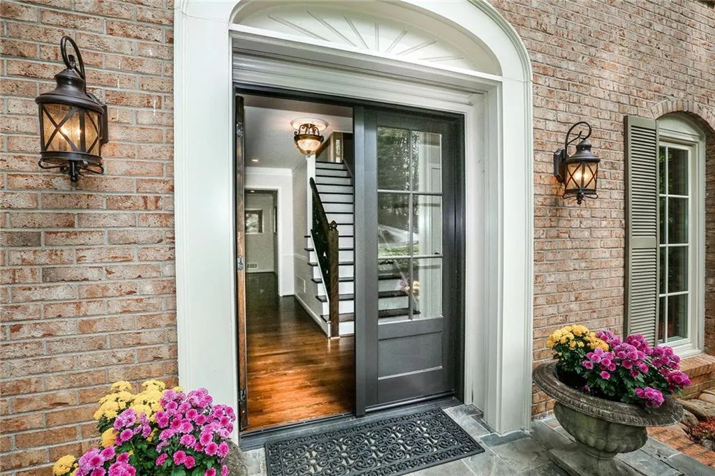 815 Overhill Court, Sandy Springs, Georgia 30328, 5 Bedrooms Bedrooms, ,3 BathroomsBathrooms,Residential,Sold,815 Overhill Court,6083601
