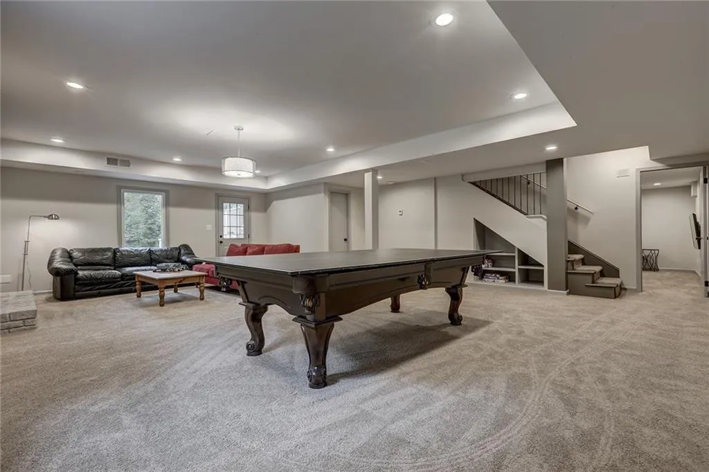815 Overhill Court, Sandy Springs, Georgia 30328, 5 Bedrooms Bedrooms, ,3 BathroomsBathrooms,Residential,Sold,815 Overhill Court,6083601