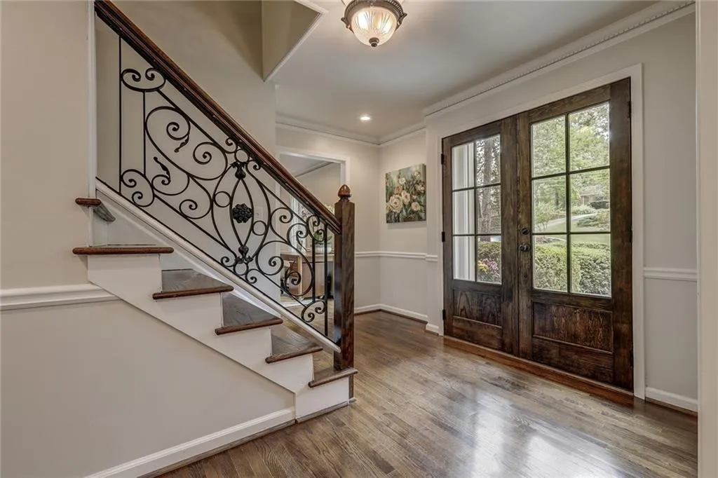 815 Overhill Court, Sandy Springs, Georgia 30328, 5 Bedrooms Bedrooms, ,3 BathroomsBathrooms,Residential,Sold,815 Overhill Court,6083601