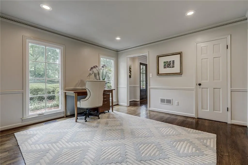 815 Overhill Court, Sandy Springs, Georgia 30328, 5 Bedrooms Bedrooms, ,3 BathroomsBathrooms,Residential,Sold,815 Overhill Court,6083601
