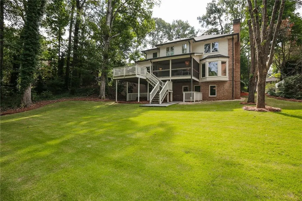 815 Overhill Court, Sandy Springs, Georgia 30328, 5 Bedrooms Bedrooms, ,3 BathroomsBathrooms,Residential,Sold,815 Overhill Court,6083601