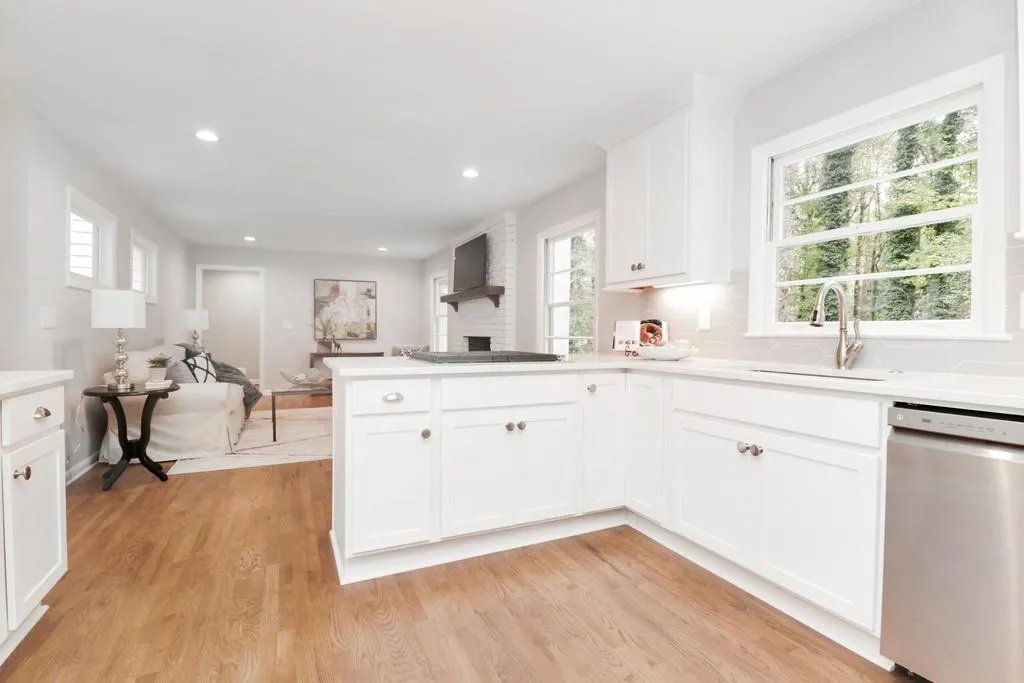 1105 Spalding Drive, Sandy Springs, Georgia 30350, 4 Bedrooms Bedrooms, ,3 BathroomsBathrooms,Residential,Sold,1105 Spalding Drive,6802071