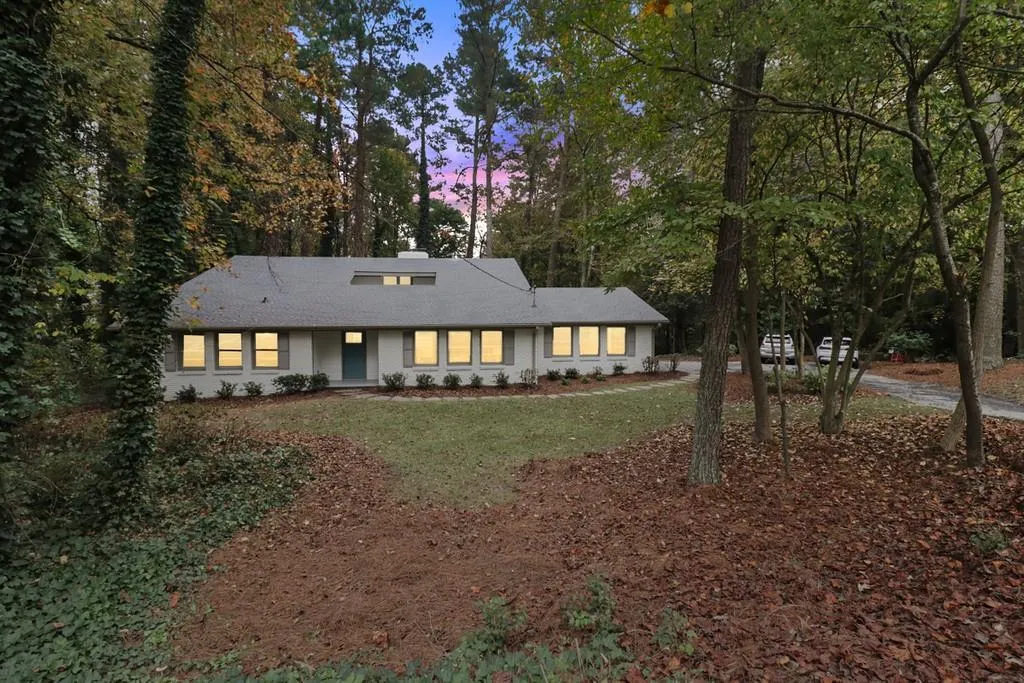 1105 Spalding Drive, Sandy Springs, Georgia 30350, 4 Bedrooms Bedrooms, ,3 BathroomsBathrooms,Residential,Sold,1105 Spalding Drive,6802071
