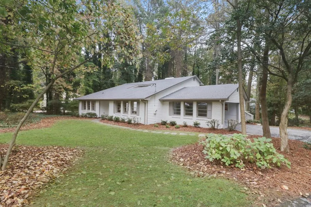 1105 Spalding Drive, Sandy Springs, Georgia 30350, 4 Bedrooms Bedrooms, ,3 BathroomsBathrooms,Residential,Sold,1105 Spalding Drive,6802071