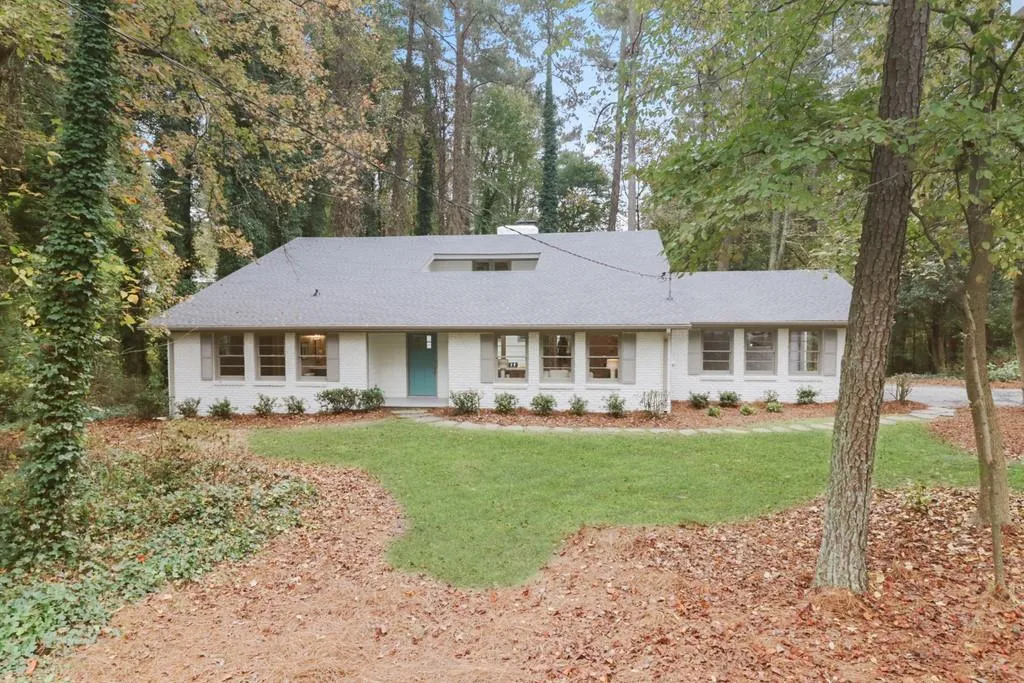 1105 Spalding Drive, Sandy Springs, Georgia 30350, 4 Bedrooms Bedrooms, ,3 BathroomsBathrooms,Residential,Sold,1105 Spalding Drive,6802071