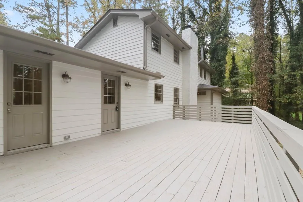 1105 Spalding Drive, Sandy Springs, Georgia 30350, 4 Bedrooms Bedrooms, ,3 BathroomsBathrooms,Residential,Sold,1105 Spalding Drive,6802071