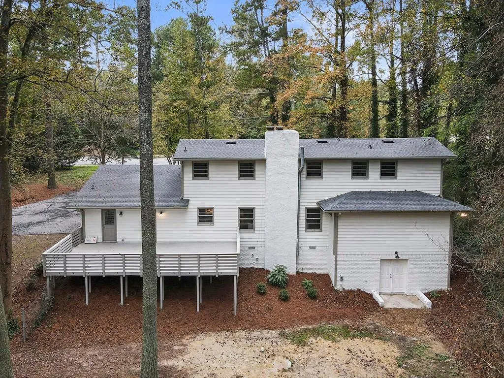 1105 Spalding Drive, Sandy Springs, Georgia 30350, 4 Bedrooms Bedrooms, ,3 BathroomsBathrooms,Residential,Sold,1105 Spalding Drive,6802071