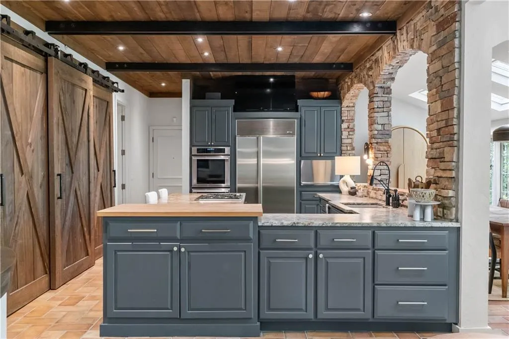 5865 Winterthur Drive Nw, Sandy Springs, Georgia 30328, 4 Bedrooms Bedrooms, ,3 BathroomsBathrooms,Residential,Sold,5865 Winterthur Drive Nw,7369936