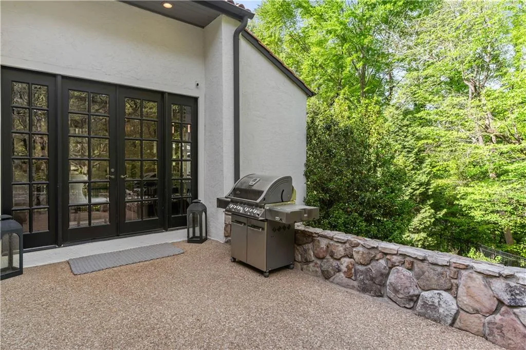 5865 Winterthur Drive Nw, Sandy Springs, Georgia 30328, 4 Bedrooms Bedrooms, ,3 BathroomsBathrooms,Residential,Sold,5865 Winterthur Drive Nw,7369936
