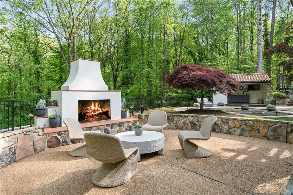 5865 Winterthur Drive Nw, Sandy Springs, Georgia 30328, 4 Bedrooms Bedrooms, ,3 BathroomsBathrooms,Residential,Sold,5865 Winterthur Drive Nw,7369936