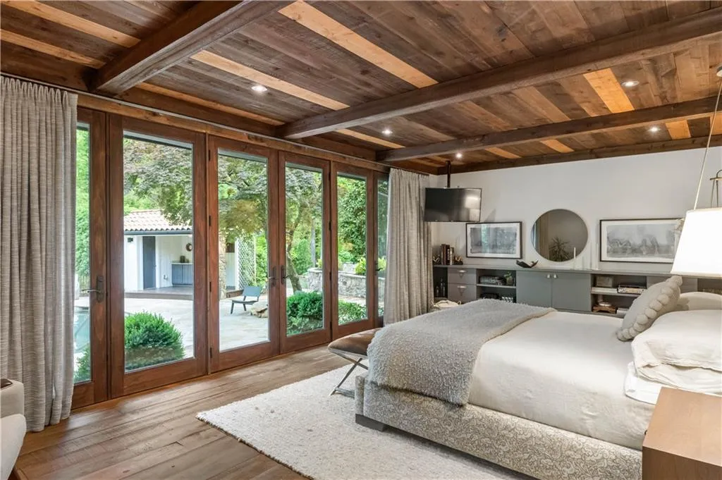 5865 Winterthur Drive Nw, Sandy Springs, Georgia 30328, 4 Bedrooms Bedrooms, ,3 BathroomsBathrooms,Residential,Sold,5865 Winterthur Drive Nw,7369936