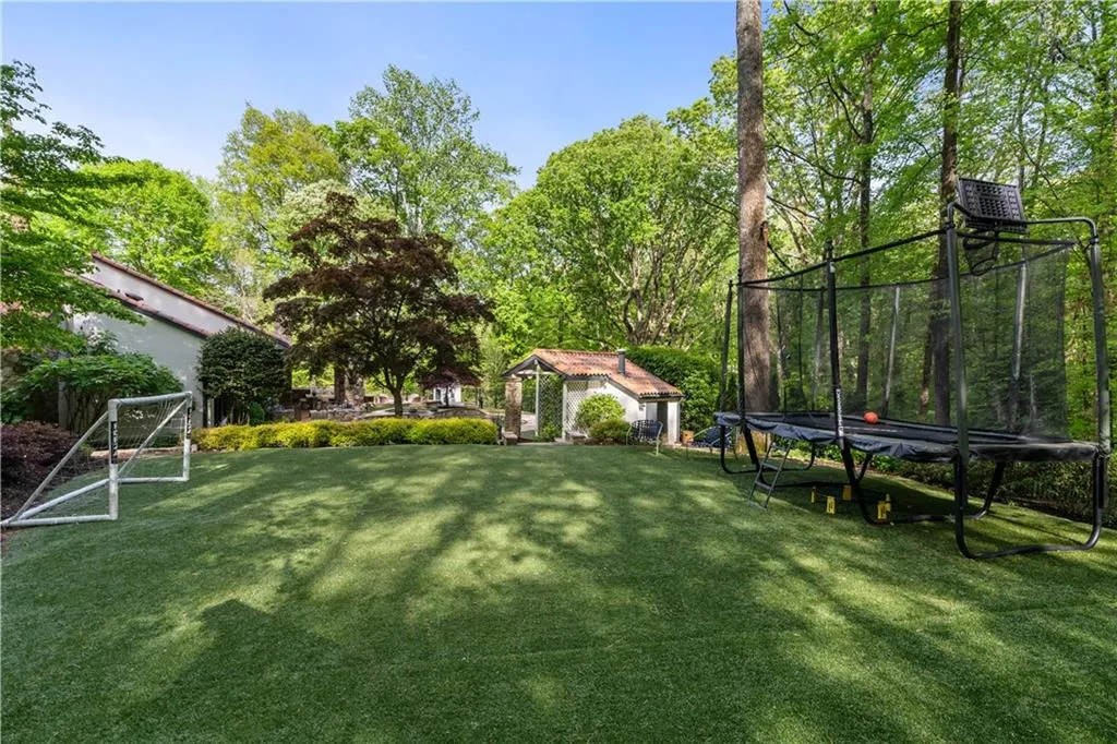 5865 Winterthur Drive Nw, Sandy Springs, Georgia 30328, 4 Bedrooms Bedrooms, ,3 BathroomsBathrooms,Residential,Sold,5865 Winterthur Drive Nw,7369936