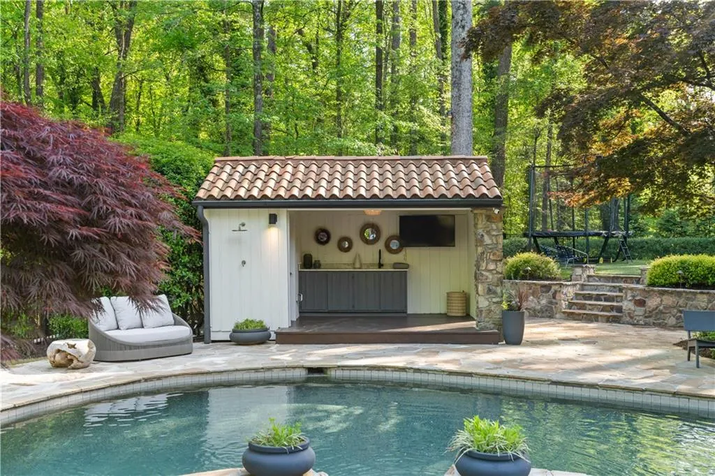 5865 Winterthur Drive Nw, Sandy Springs, Georgia 30328, 4 Bedrooms Bedrooms, ,3 BathroomsBathrooms,Residential,Sold,5865 Winterthur Drive Nw,7369936