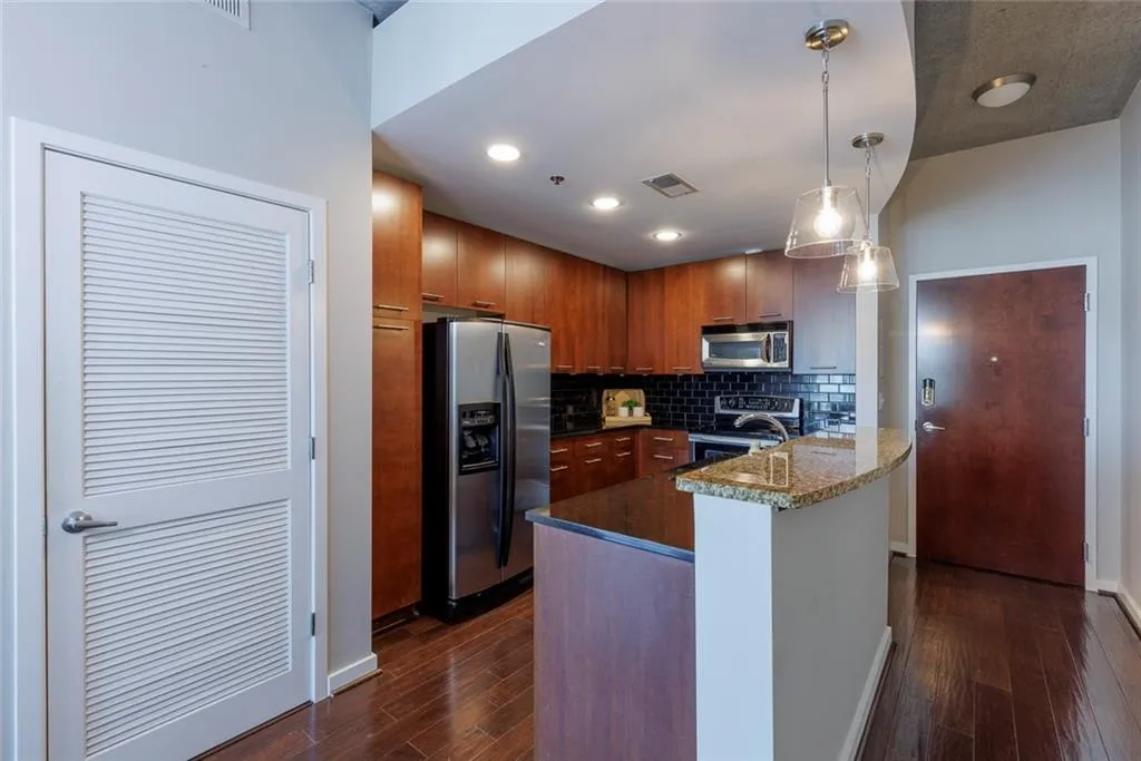3324 Peachtree Road Ne Unit 2611, Atlanta, Georgia 30326, 1 Bedroom Bedrooms, 0 ,1 BathroomBathrooms,Residential,For Sale,3324 Peachtree Road Ne Unit 2611,7739967