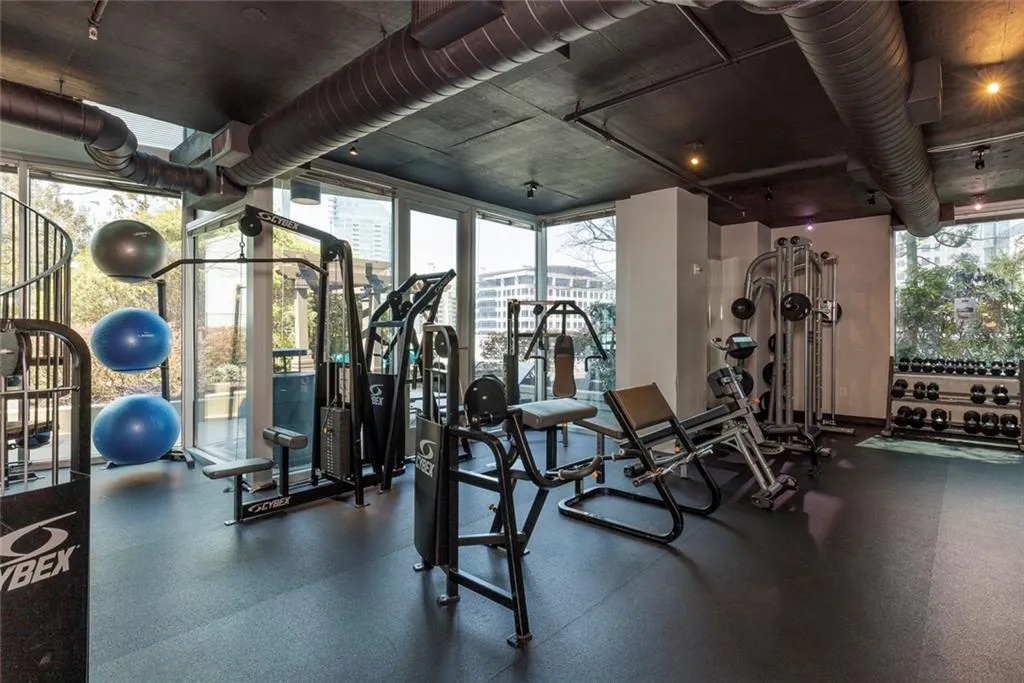 Two-level fitness center