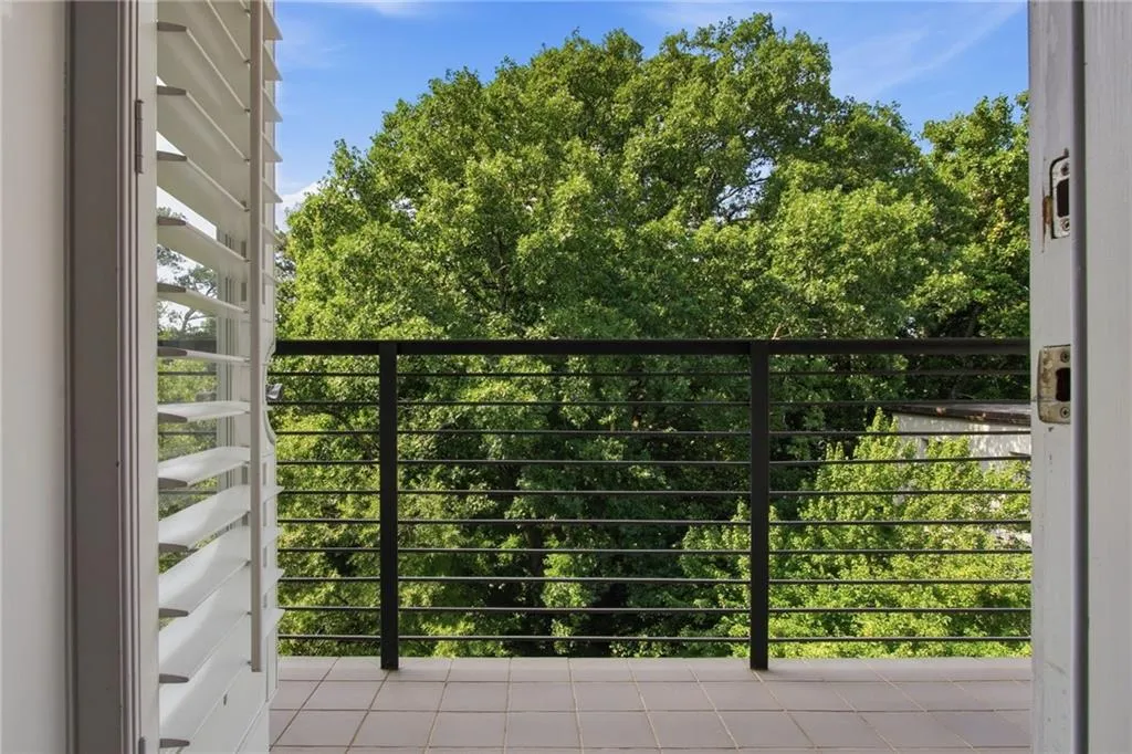 3655 Peachtree Road Ne Unit 401, Atlanta, Georgia 30319, 2 Bedrooms Bedrooms, 0 ,2 BathroomsBathrooms,Residential,For Sale,3655 Peachtree Road Ne Unit 401,7800763