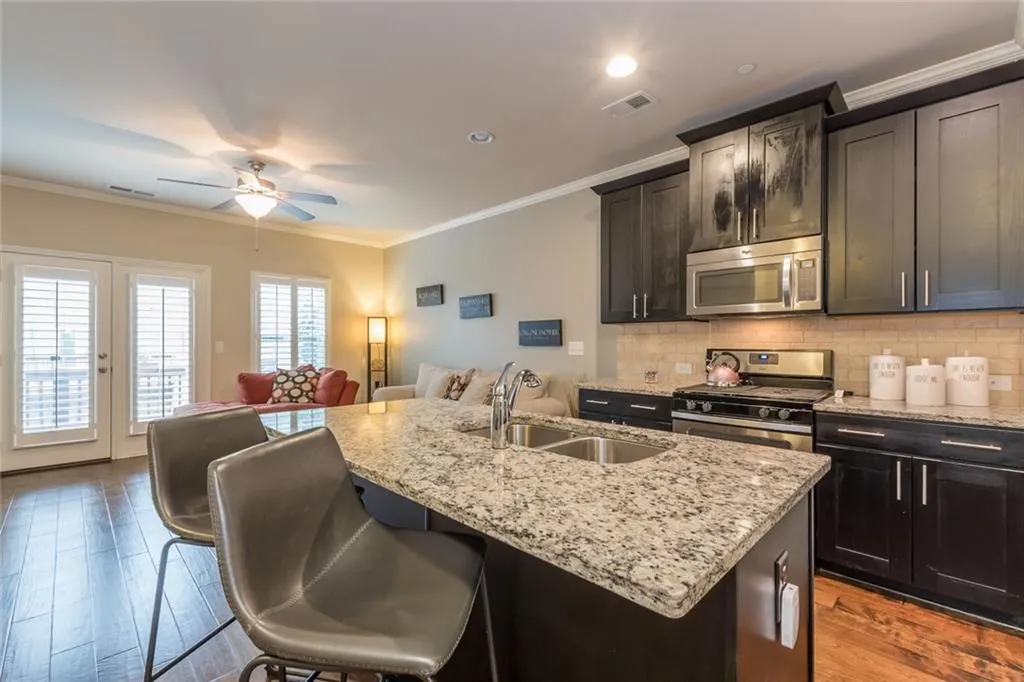 7305 Glisten Avenue, Atlanta, Georgia 30328, 3 Bedrooms Bedrooms, ,3 BathroomsBathrooms,Residential,Sold,7305 Glisten Avenue,6792196