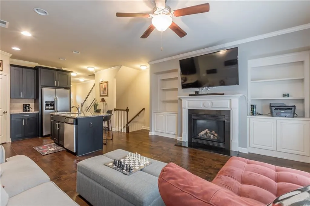 7305 Glisten Avenue, Atlanta, Georgia 30328, 3 Bedrooms Bedrooms, ,3 BathroomsBathrooms,Residential,Sold,7305 Glisten Avenue,6792196