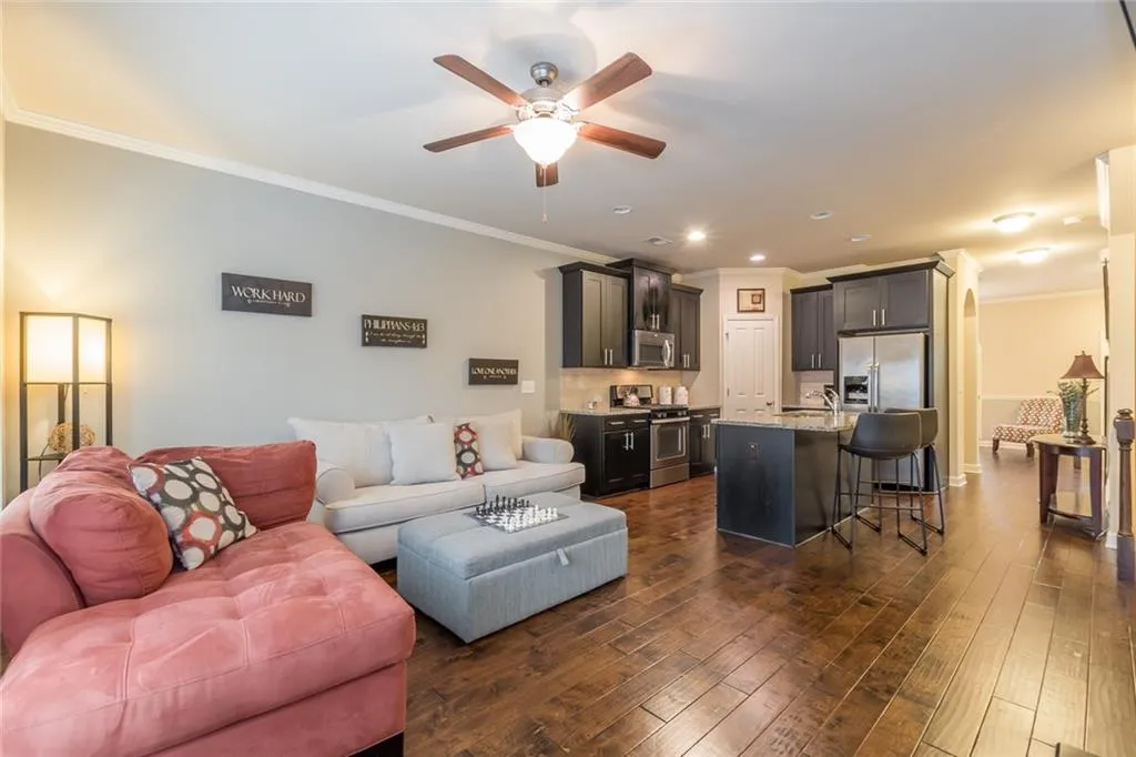7305 Glisten Avenue, Atlanta, Georgia 30328, 3 Bedrooms Bedrooms, ,3 BathroomsBathrooms,Residential,Sold,7305 Glisten Avenue,6792196