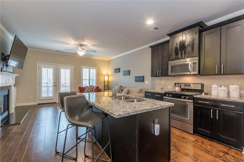 7305 Glisten Avenue, Atlanta, Georgia 30328, 3 Bedrooms Bedrooms, ,3 BathroomsBathrooms,Residential,Sold,7305 Glisten Avenue,6792196