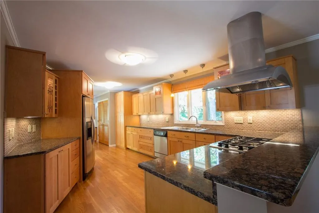 586 Lorell Ter, Atlanta, Georgia 30328, 3 Bedrooms Bedrooms, ,2 BathroomsBathrooms,Residential,Sold,586 Lorell Ter,5597063