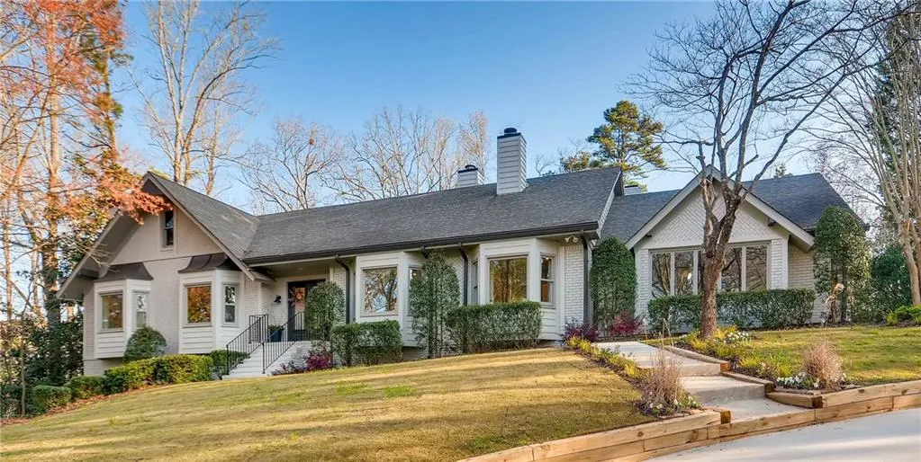 190 Northglenn Court, Atlanta, Georgia 30342, 5 Bedrooms Bedrooms, ,4 BathroomsBathrooms,Residential,Sold,190 Northglenn Court,5979154