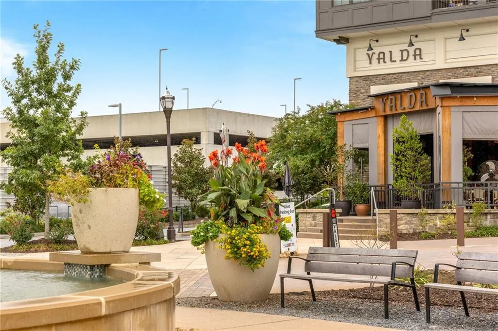 View of surrounding community