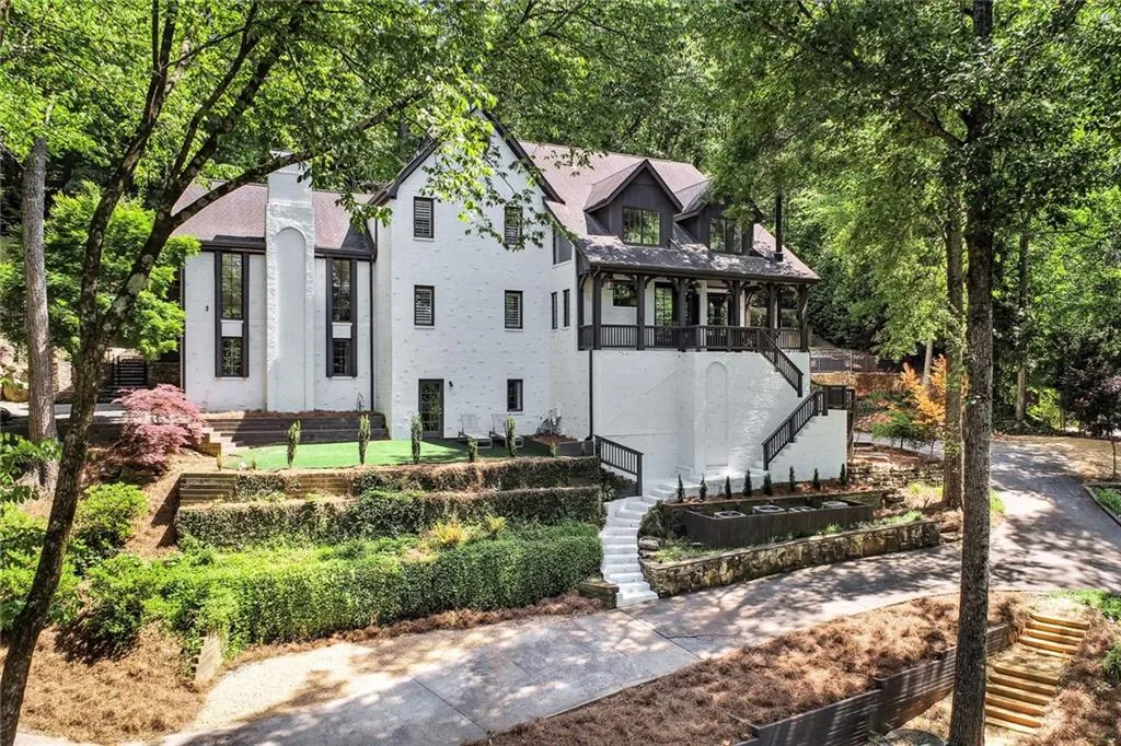 6305 River Chase Circle, Sandy Springs, Georgia 30328, 4 Bedrooms Bedrooms, ,5 BathroomsBathrooms,Residential,Sold,6305 River Chase Circle,7046267