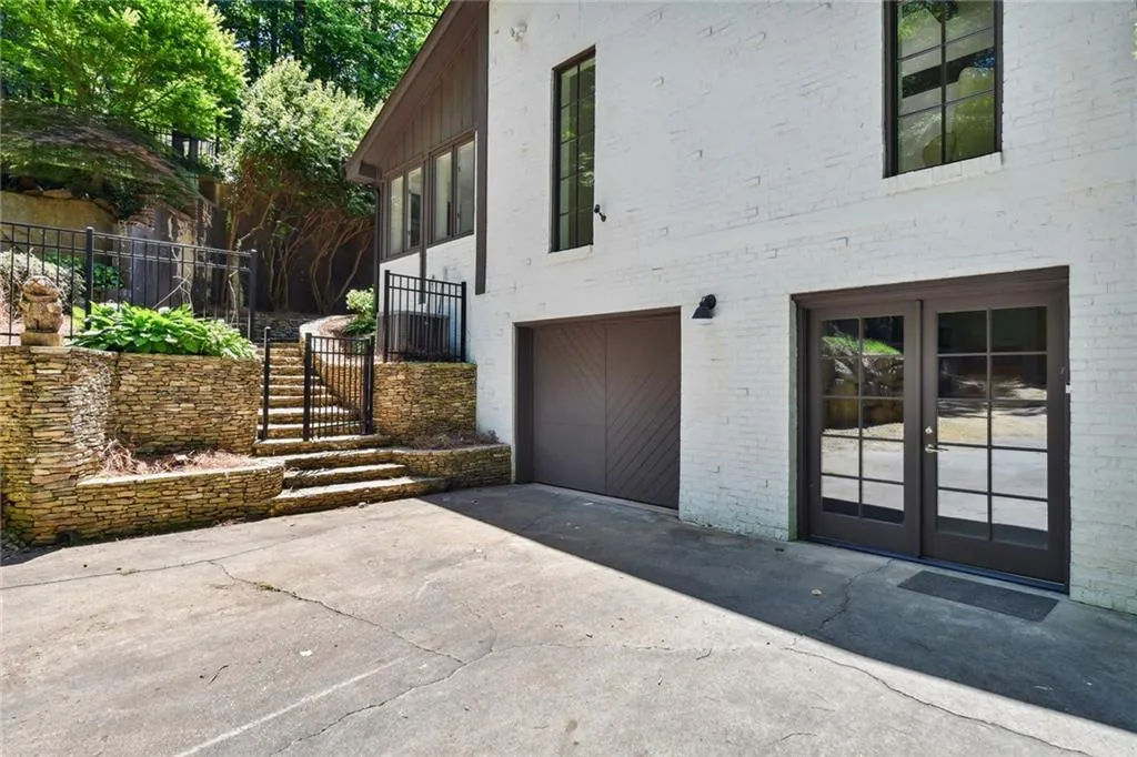 6305 River Chase Circle, Sandy Springs, Georgia 30328, 4 Bedrooms Bedrooms, ,5 BathroomsBathrooms,Residential,Sold,6305 River Chase Circle,7046267