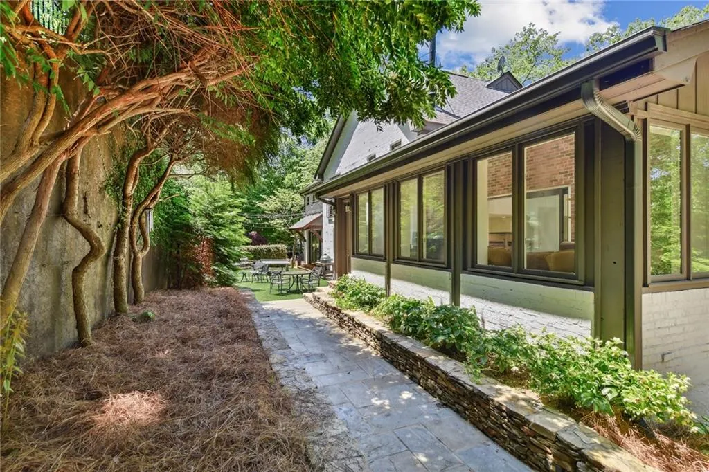 6305 River Chase Circle, Sandy Springs, Georgia 30328, 4 Bedrooms Bedrooms, ,5 BathroomsBathrooms,Residential,Sold,6305 River Chase Circle,7046267