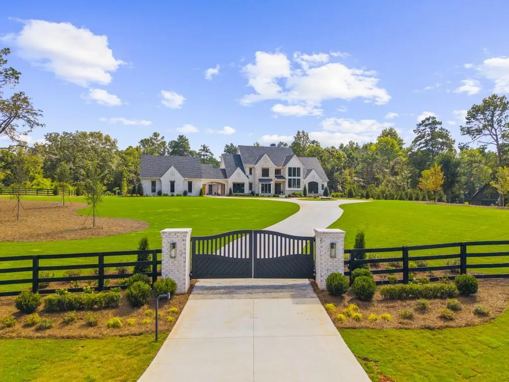 113 Hickory Flat Rd, Alpharetta, Georgia 30004, Alpharetta, GA 30004 — photo 1 of 86