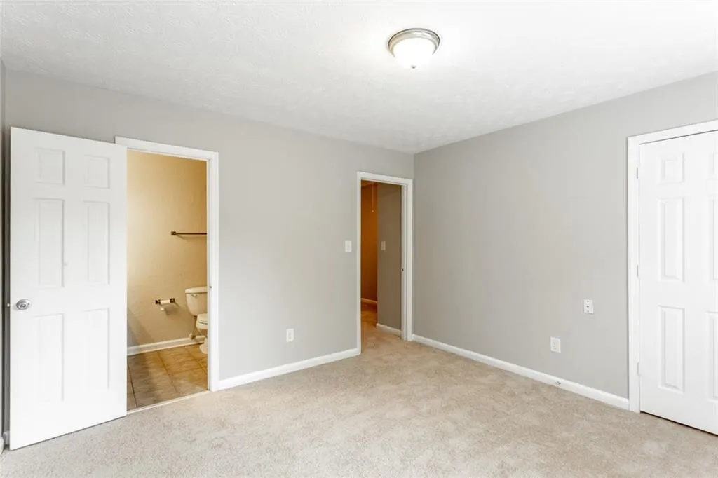 125 N River Drive Unit B, Sandy Springs, Georgia 30350, 2 Bedrooms Bedrooms, ,2 BathroomsBathrooms,Residential,Sold,125 N River Drive Unit B,6103394