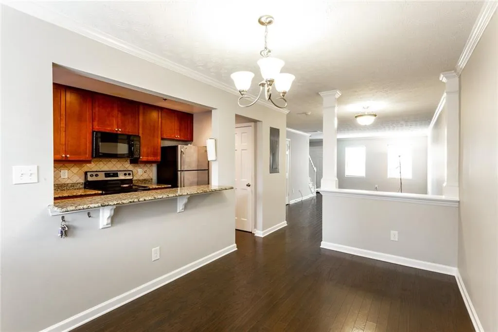 125 N River Drive Unit B, Sandy Springs, Georgia 30350, 2 Bedrooms Bedrooms, ,2 BathroomsBathrooms,Residential,Sold,125 N River Drive Unit B,6103394