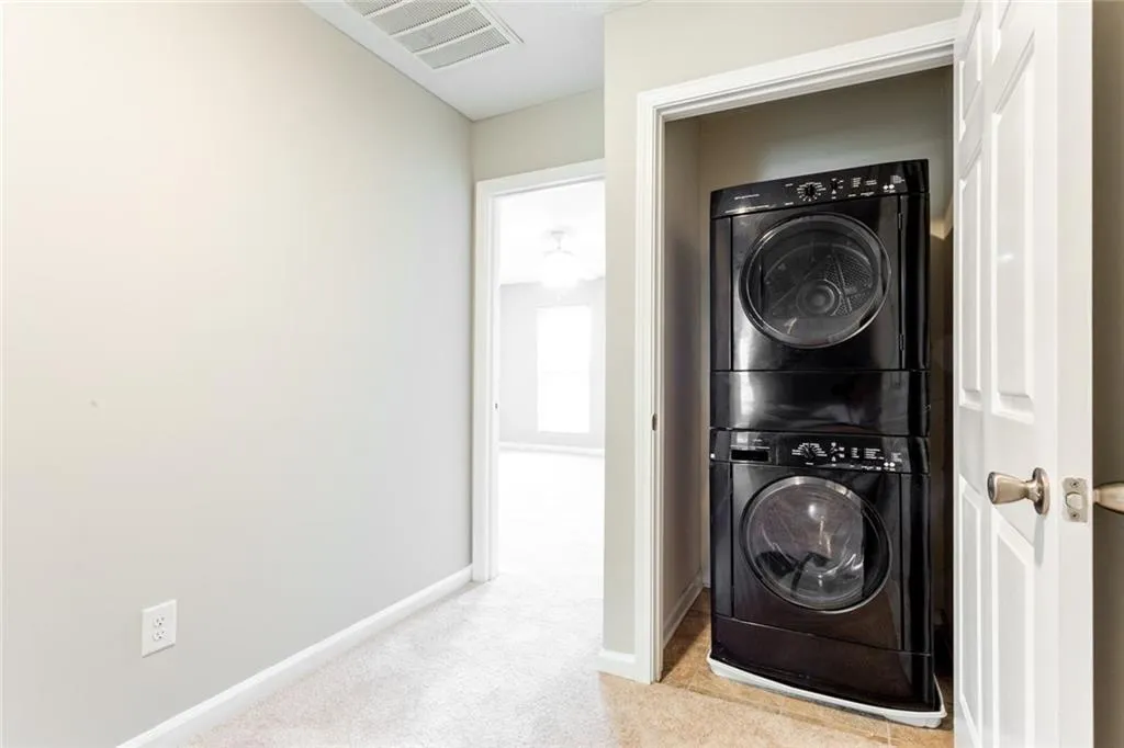 125 N River Drive Unit B, Sandy Springs, Georgia 30350, 2 Bedrooms Bedrooms, ,2 BathroomsBathrooms,Residential,Sold,125 N River Drive Unit B,6103394