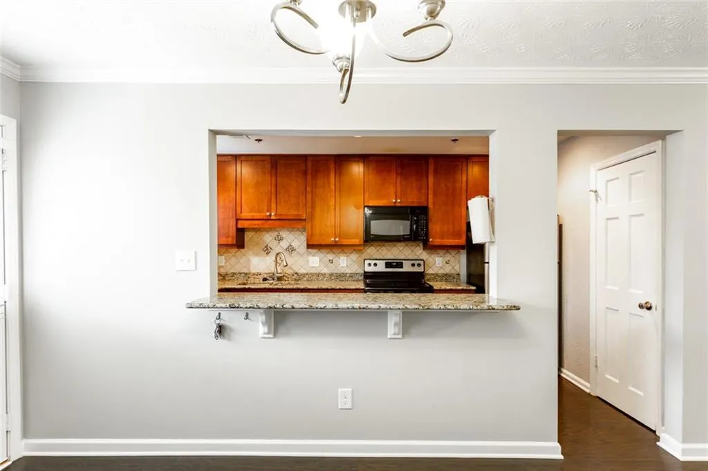 125 N River Drive Unit B, Sandy Springs, Georgia 30350, 2 Bedrooms Bedrooms, ,2 BathroomsBathrooms,Residential,Sold,125 N River Drive Unit B,6103394